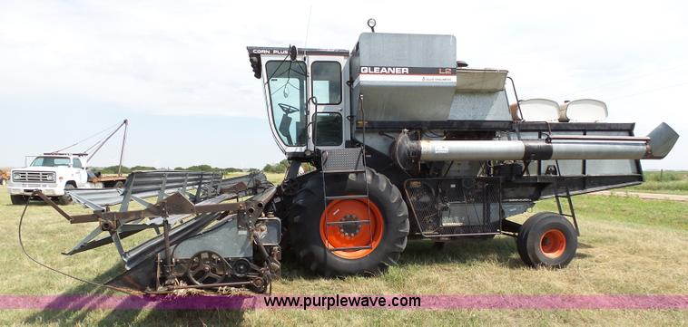image for item K5299 Gleaner L2 combine