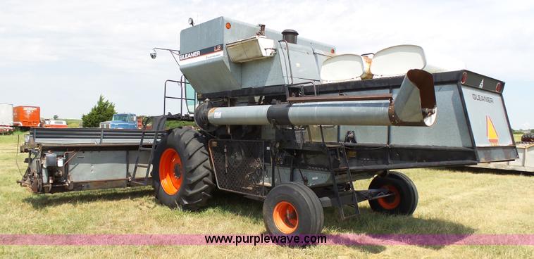 image for item K5299 Gleaner L2 combine