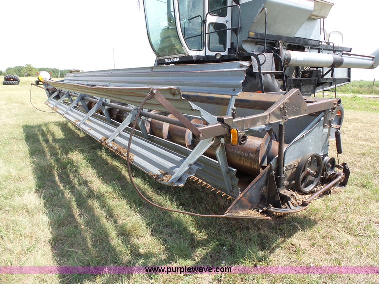 image for item K5299 Gleaner L2 combine