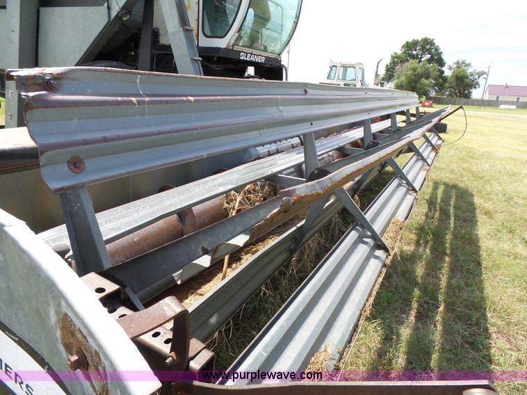 image for item K5299 Gleaner L2 combine