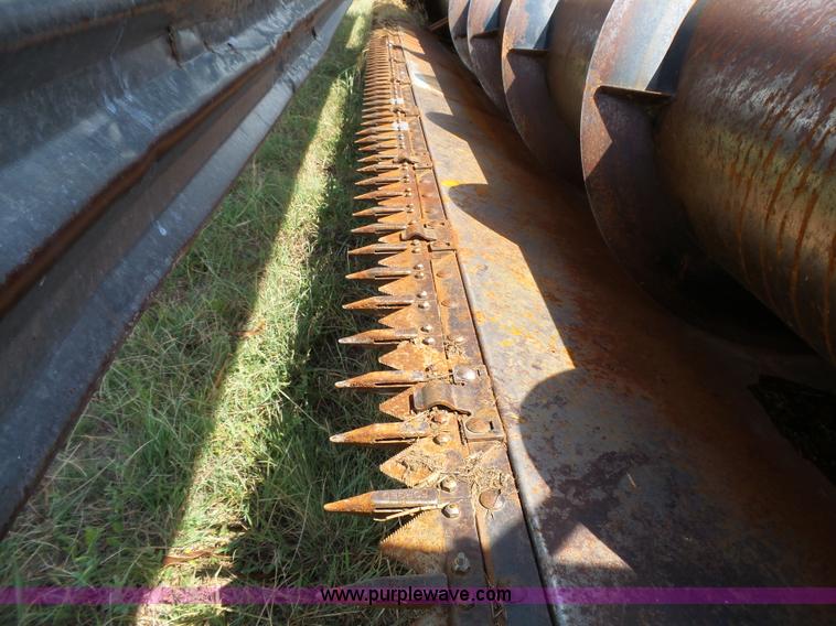 image for item K5299 Gleaner L2 combine