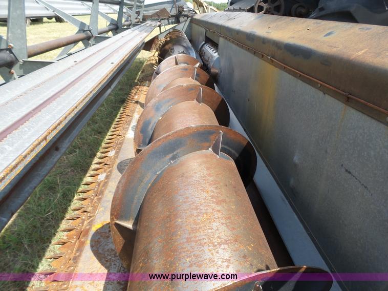 image for item K5299 Gleaner L2 combine