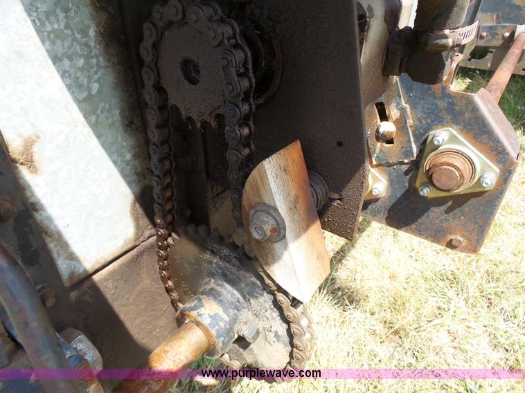 image for item K5299 Gleaner L2 combine