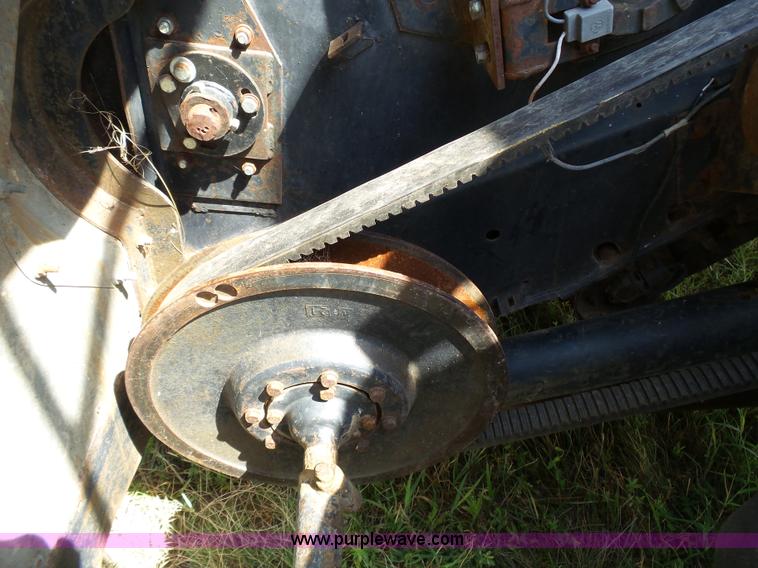 image for item K5299 Gleaner L2 combine