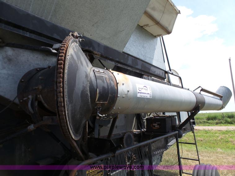 image for item K5299 Gleaner L2 combine