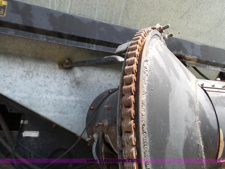 image for item K5299 Gleaner L2 combine