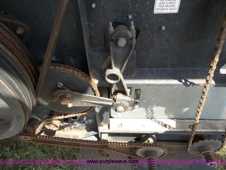image for item K5299 Gleaner L2 combine