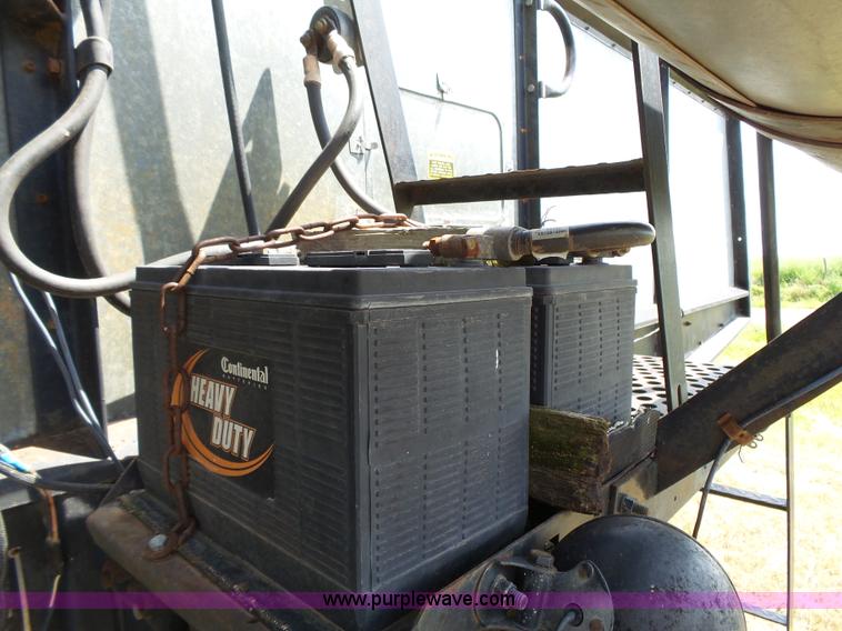 image for item K5299 Gleaner L2 combine