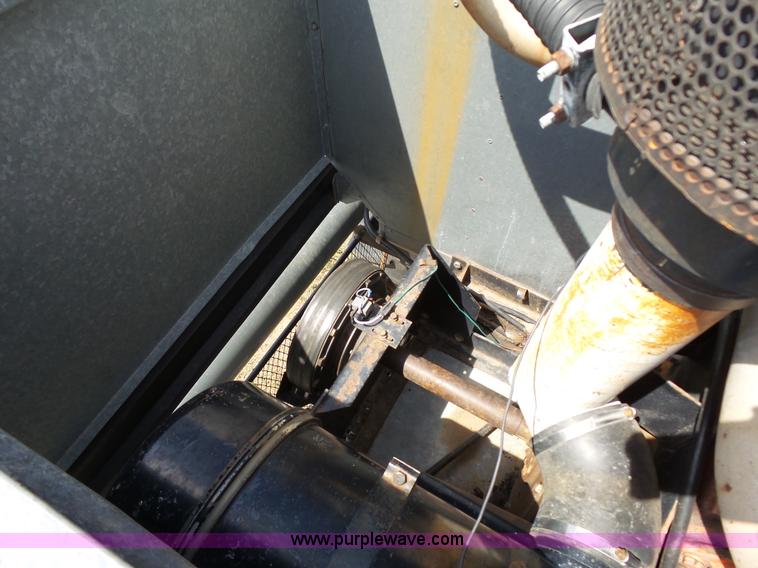 image for item K5299 Gleaner L2 combine