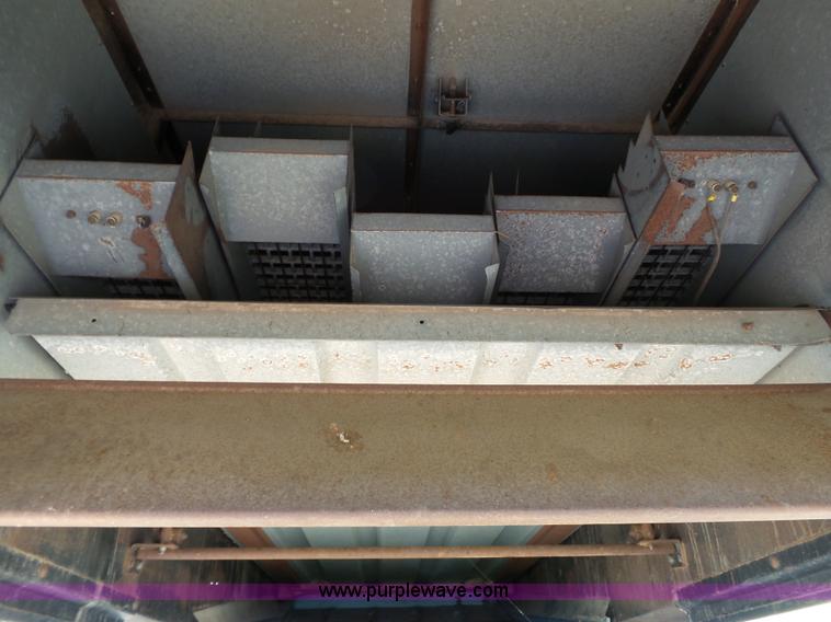 image for item K5299 Gleaner L2 combine