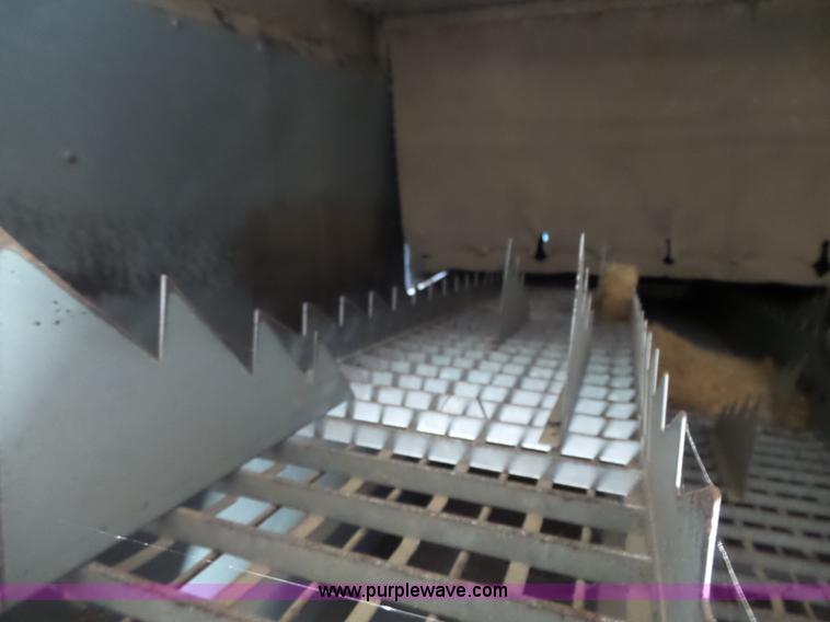 image for item K5299 Gleaner L2 combine