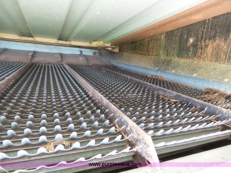 image for item K5299 Gleaner L2 combine