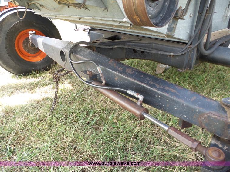 image for item K5299 Gleaner L2 combine