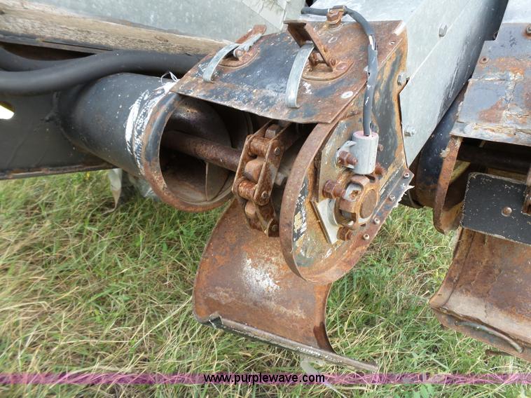 image for item K5299 Gleaner L2 combine