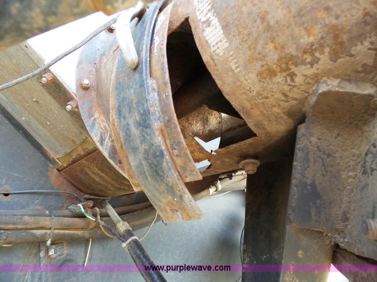 image for item K5299 Gleaner L2 combine