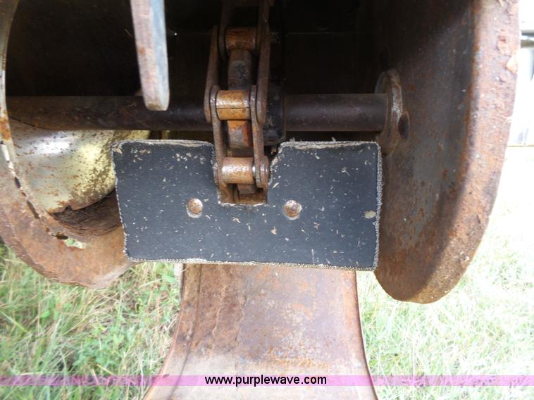 image for item K5299 Gleaner L2 combine