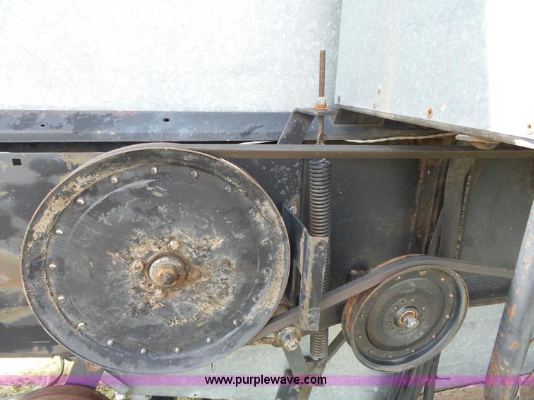 image for item K5299 Gleaner L2 combine