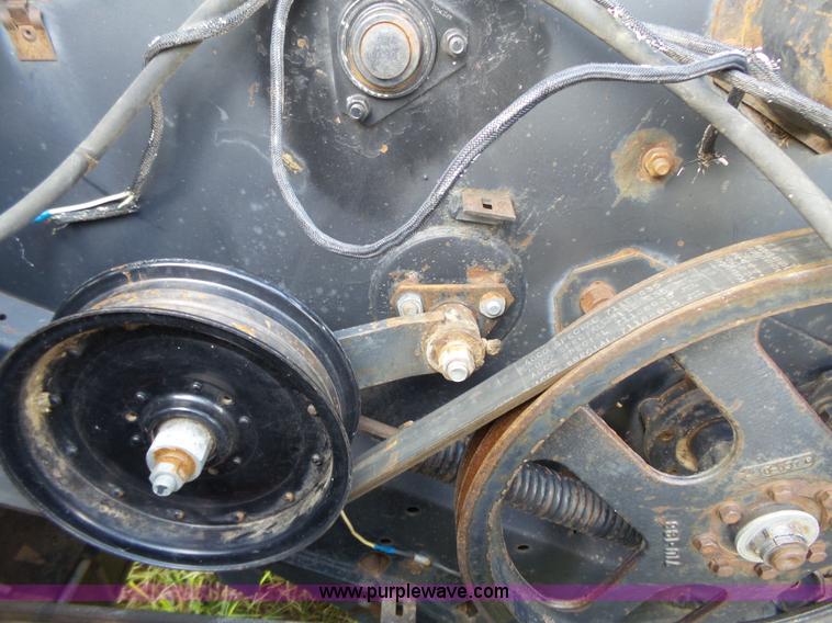 image for item K5299 Gleaner L2 combine