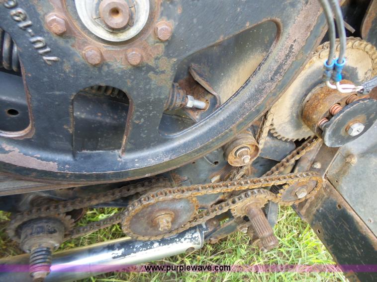 image for item K5299 Gleaner L2 combine