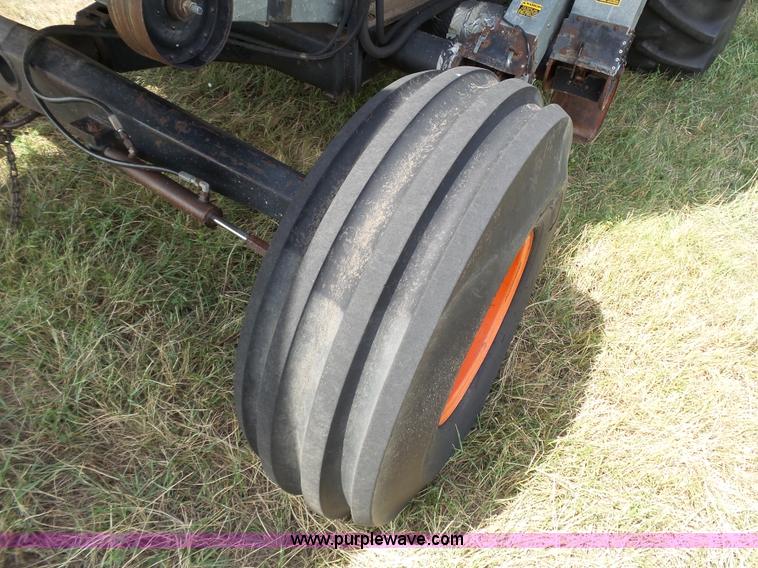 image for item K5299 Gleaner L2 combine