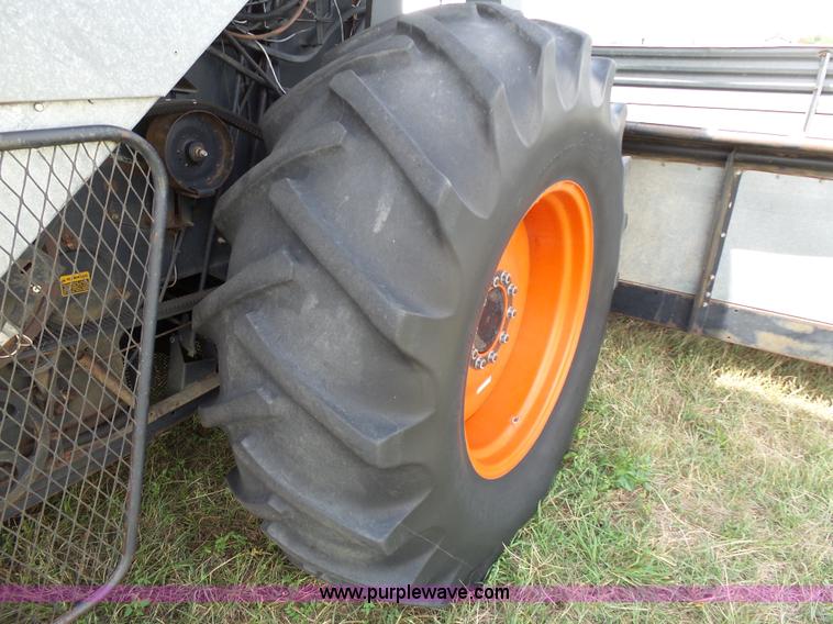 image for item K5299 Gleaner L2 combine