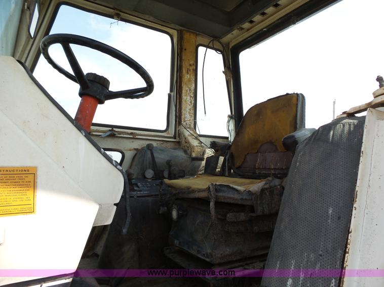 image for item K5301 1976 Case 1570 tractor