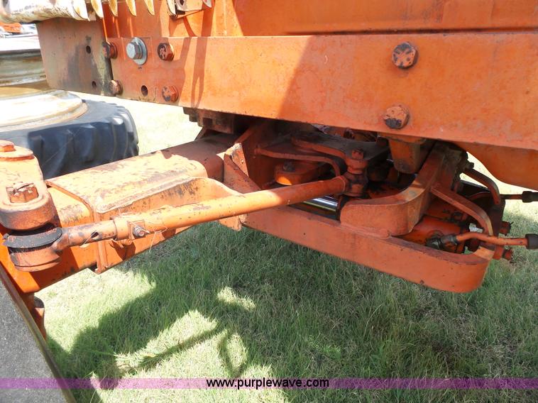 image for item K5301 1976 Case 1570 tractor