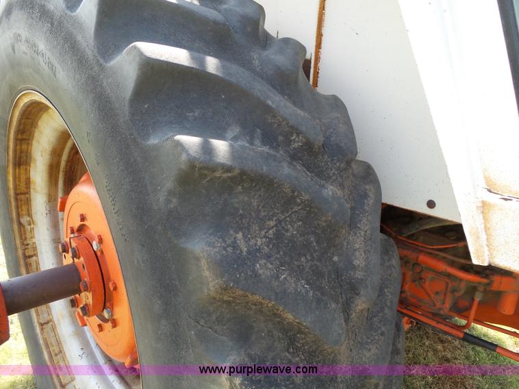 image for item K5301 1976 Case 1570 tractor