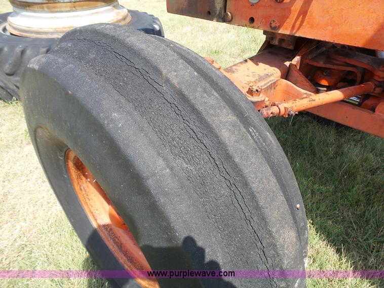 image for item K5301 1976 Case 1570 tractor