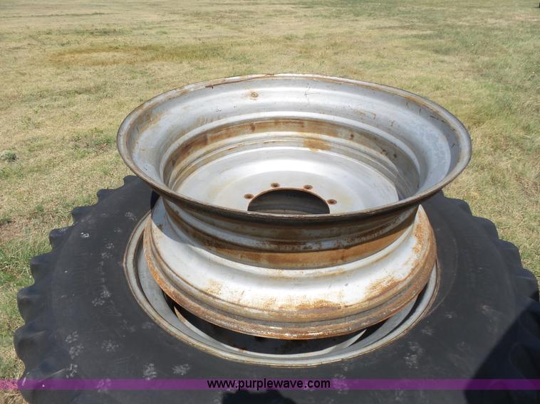 image for item K5301 1976 Case 1570 tractor