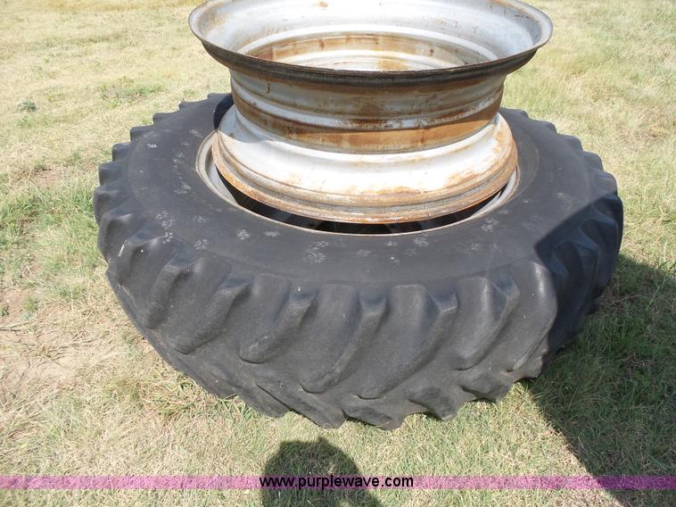image for item K5301 1976 Case 1570 tractor