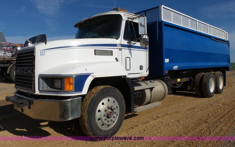 image for item K5317 1991 Mack CH613 silage/grain truck