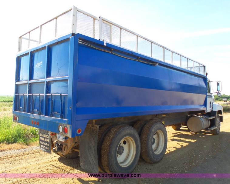 image for item K5317 1991 Mack CH613 silage/grain truck