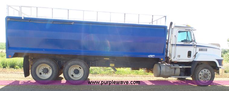 image for item K5317 1991 Mack CH613 silage/grain truck