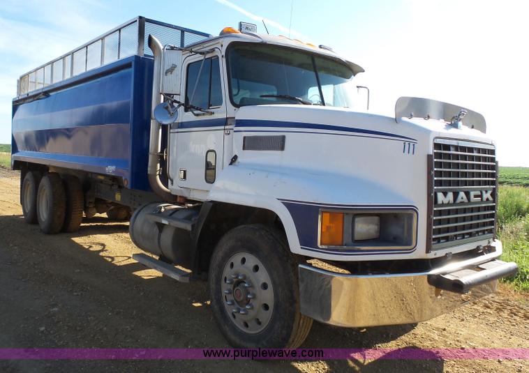 image for item K5317 1991 Mack CH613 silage/grain truck