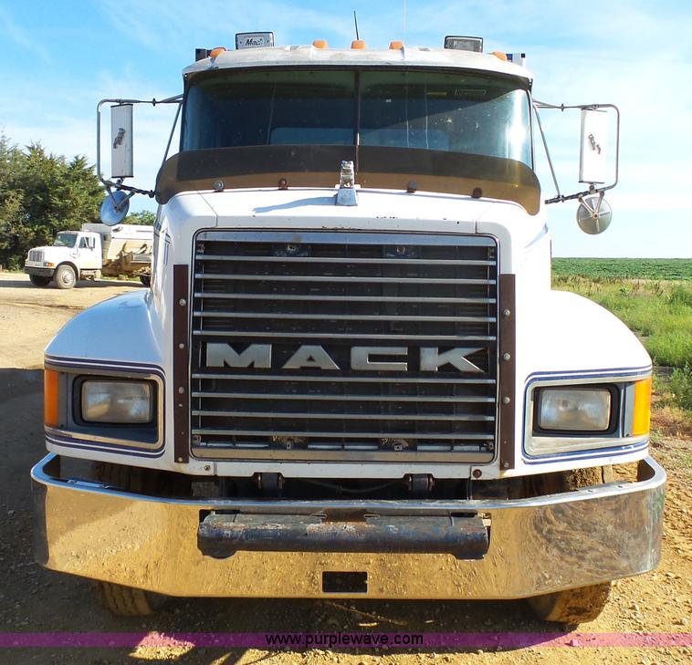 image for item K5317 1991 Mack CH613 silage/grain truck