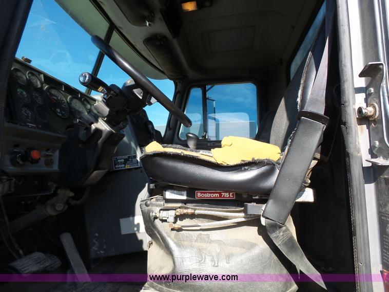 image for item K5317 1991 Mack CH613 silage/grain truck