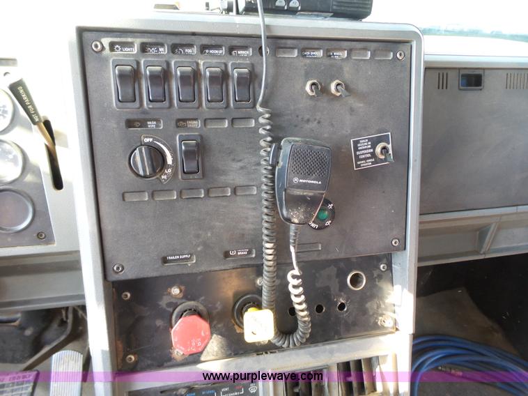 image for item K5317 1991 Mack CH613 silage/grain truck