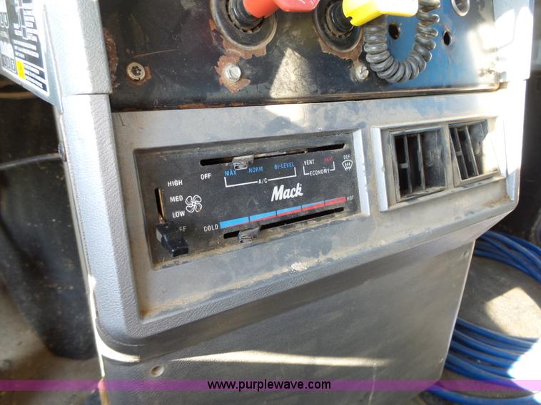 image for item K5317 1991 Mack CH613 silage/grain truck