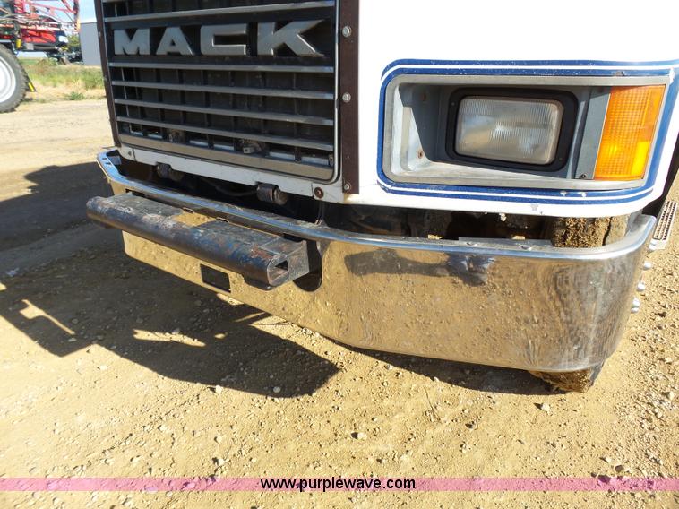 image for item K5317 1991 Mack CH613 silage/grain truck