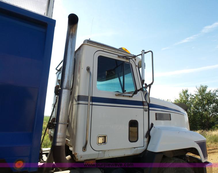 image for item K5317 1991 Mack CH613 silage/grain truck