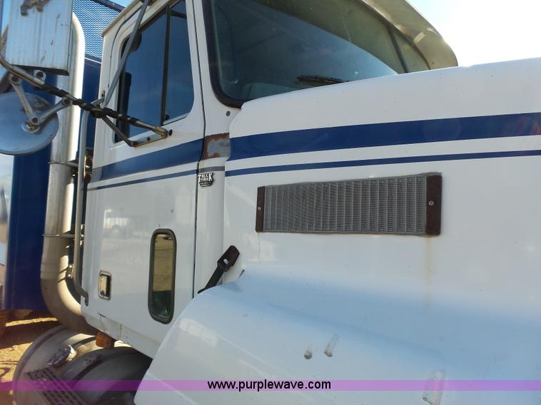 image for item K5317 1991 Mack CH613 silage/grain truck