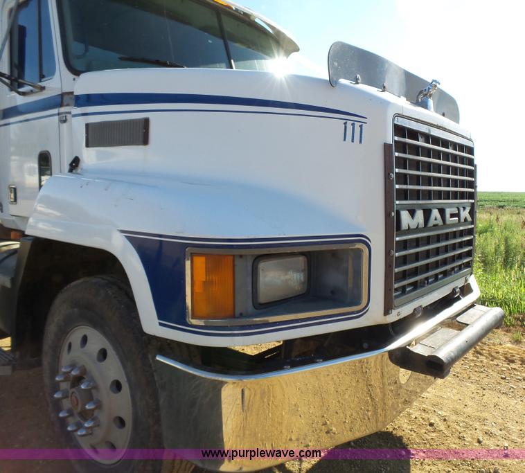 image for item K5317 1991 Mack CH613 silage/grain truck