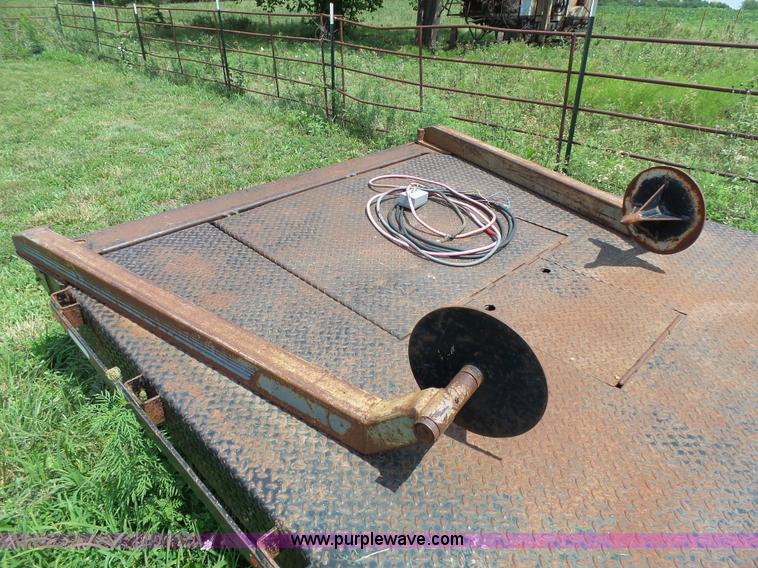 Besler 3100 bale bed in Centerville, KS Item K5319 sold Purple Wave