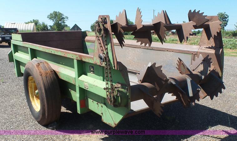 image for item K7065 John Deere 450 manure spreader