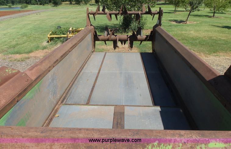 image for item K7065 John Deere 450 manure spreader