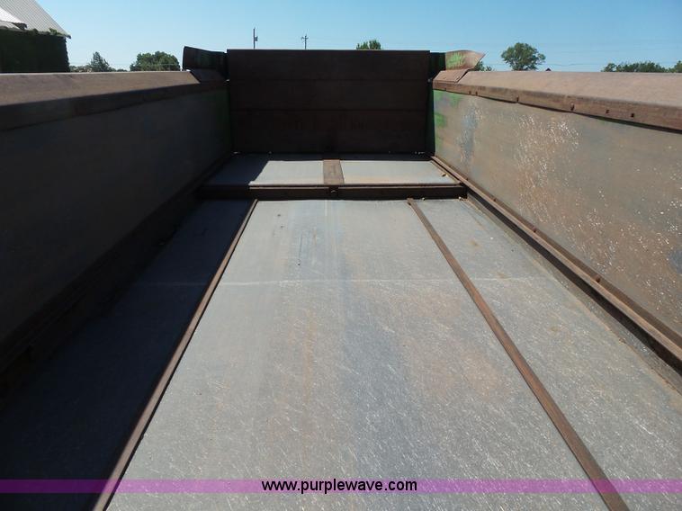 image for item K7065 John Deere 450 manure spreader