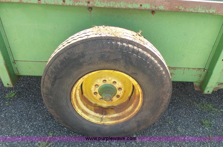 image for item K7065 John Deere 450 manure spreader