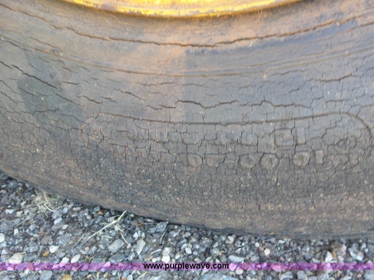 image for item K7065 John Deere 450 manure spreader