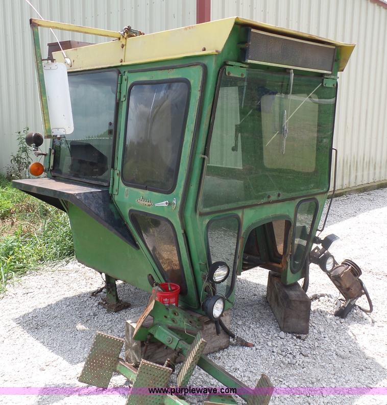 image for item K7074 John Deere 4020 tractor cab